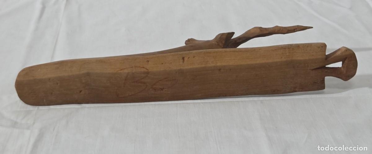 Vintage: Percha de madera tallada, ciervo - Foto 6