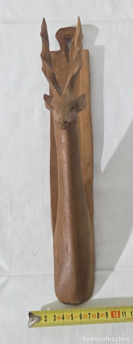 Vintage: Percha de madera tallada, ciervo - Foto 8