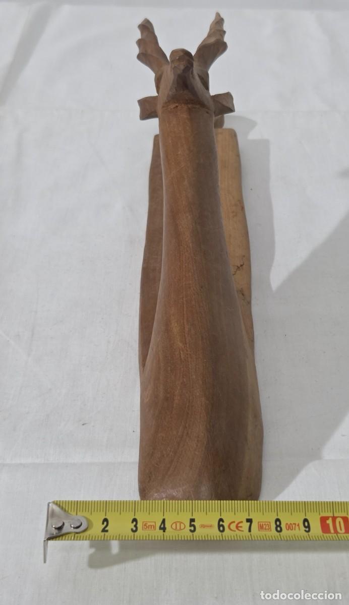 Vintage: Percha de madera tallada, ciervo - Foto 9