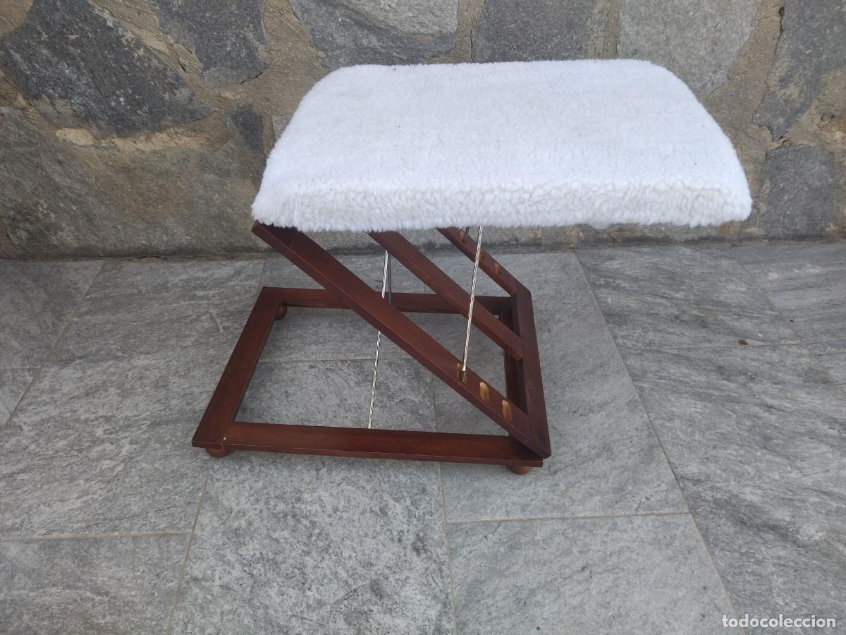 Vintage: Reposa pies de madera, plegable. - Foto 2