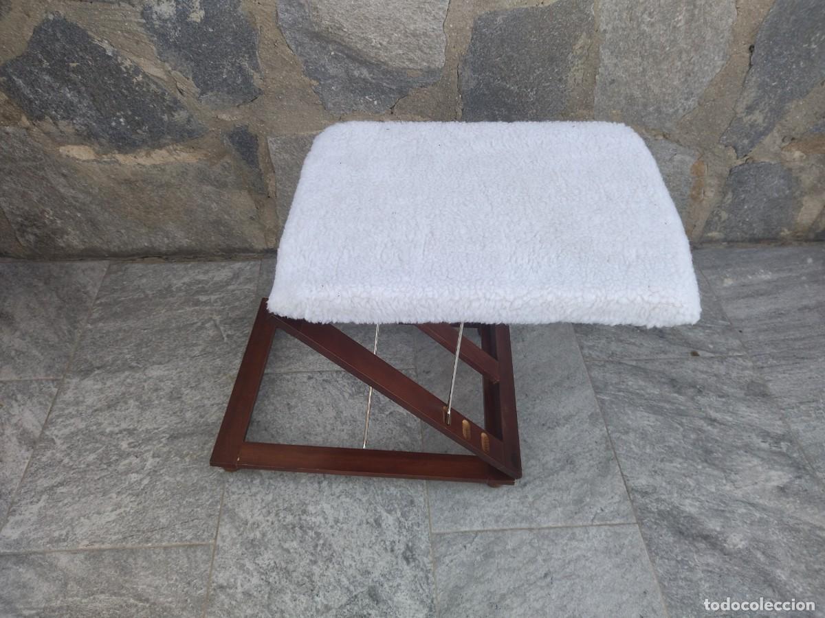 Vintage: Reposa pies de madera, plegable. - Foto 3