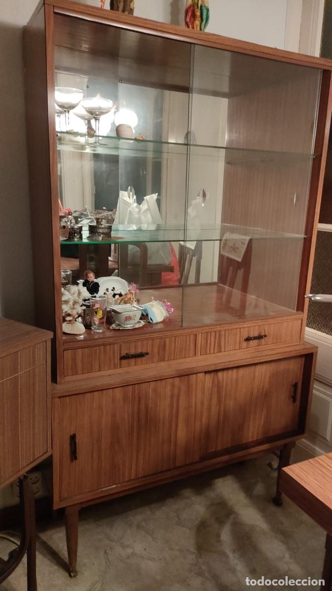 Vintage: Conjunto de mueble y aparador de f&oacute;rmica. - Foto 2