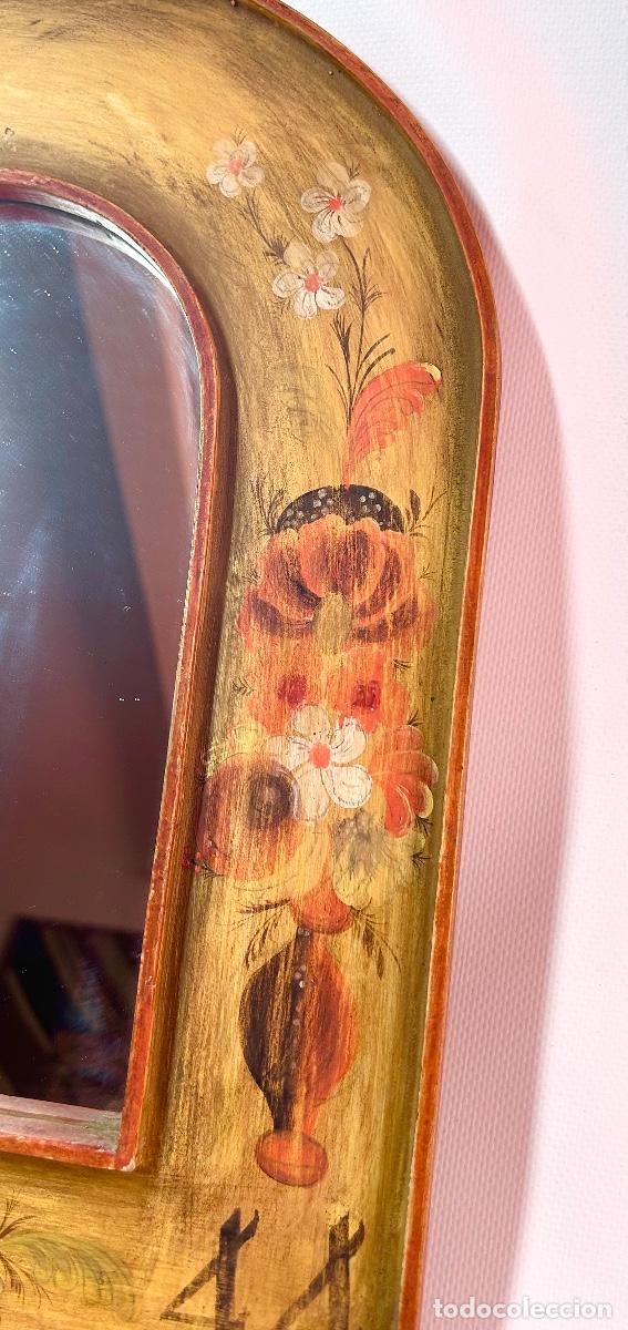 Vintage: Espejo semicircular en madera pintado a mano - Foto 6