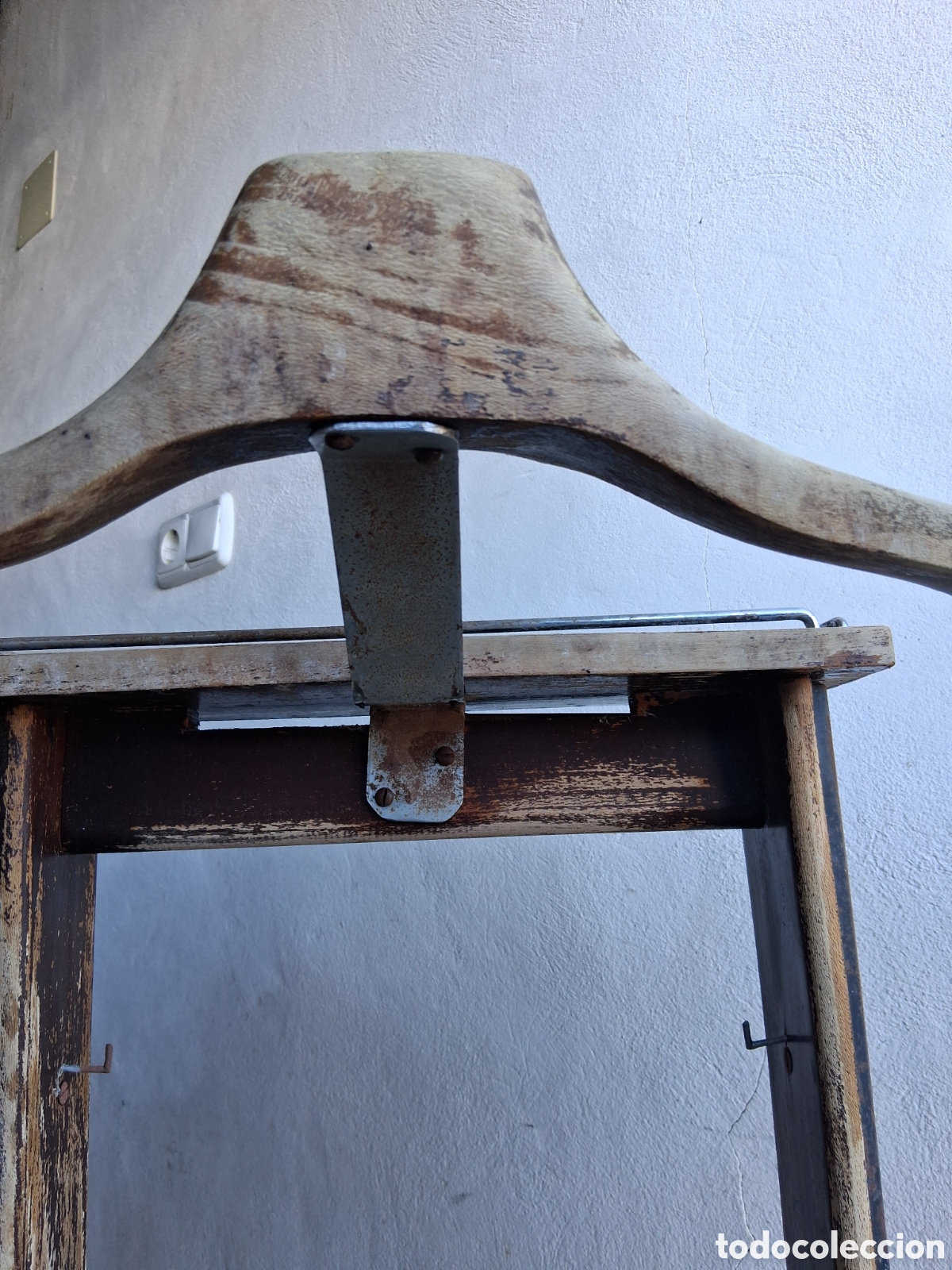 Vintage: Galan de noche perchero de madera y metal - Foto 7