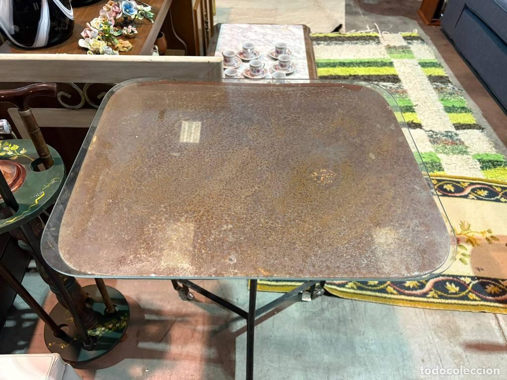 Vintage: MESA CL&Aacute;SICA CON RUEDAS - Foto 3