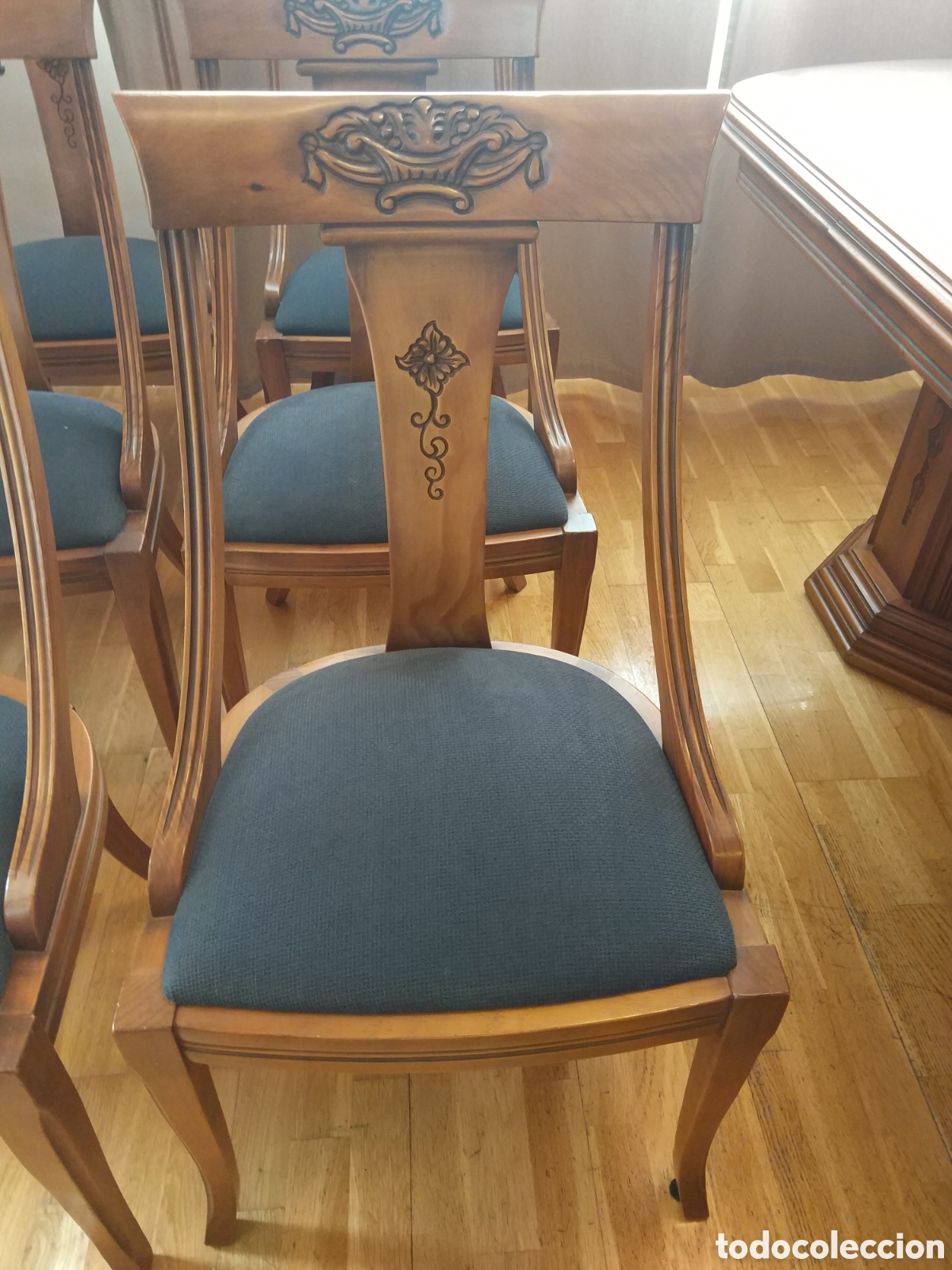 Vintage: Mesa de comedor con seis sillas. - Foto 6