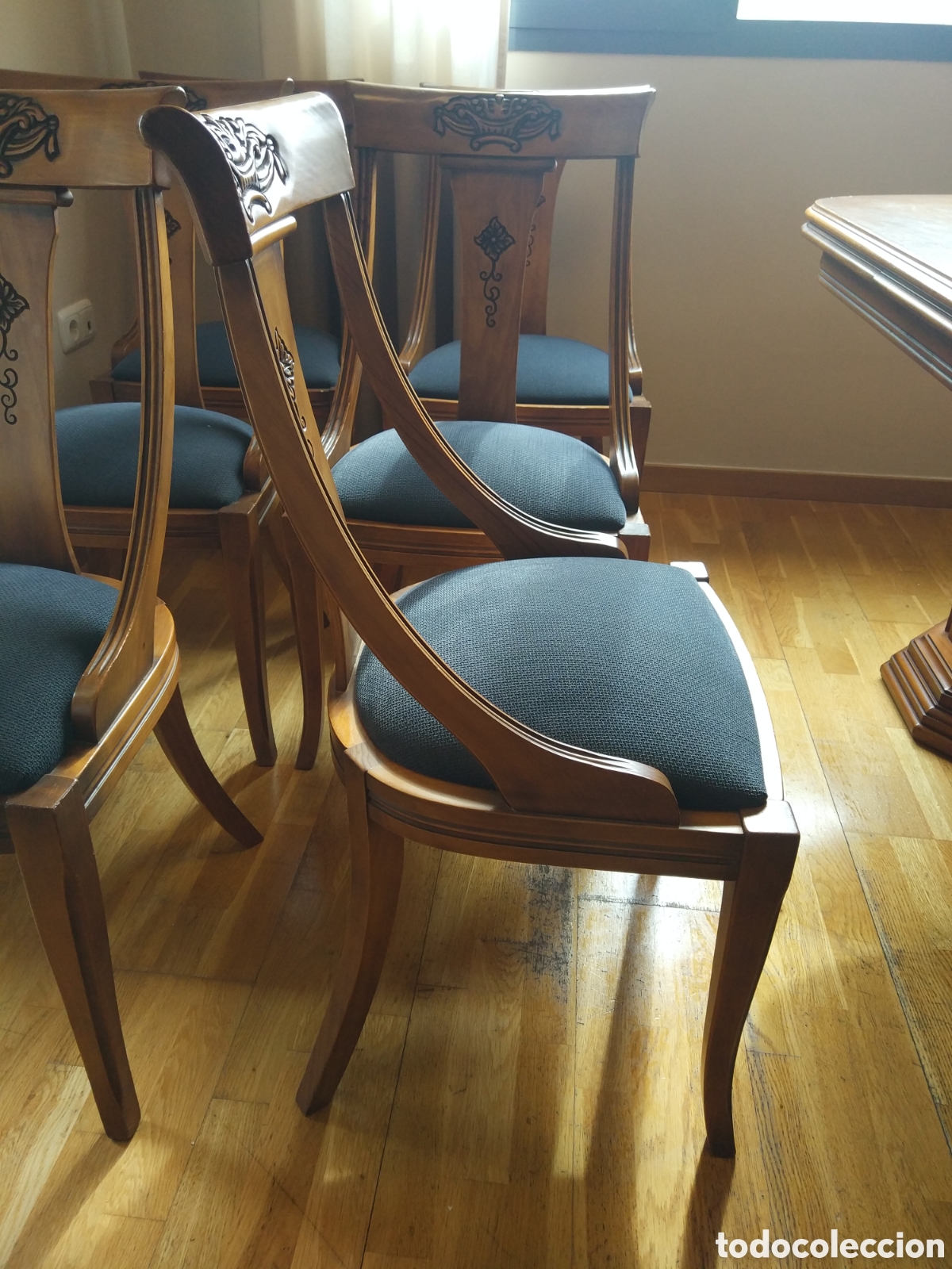 Vintage: Mesa de comedor con seis sillas. - Foto 10