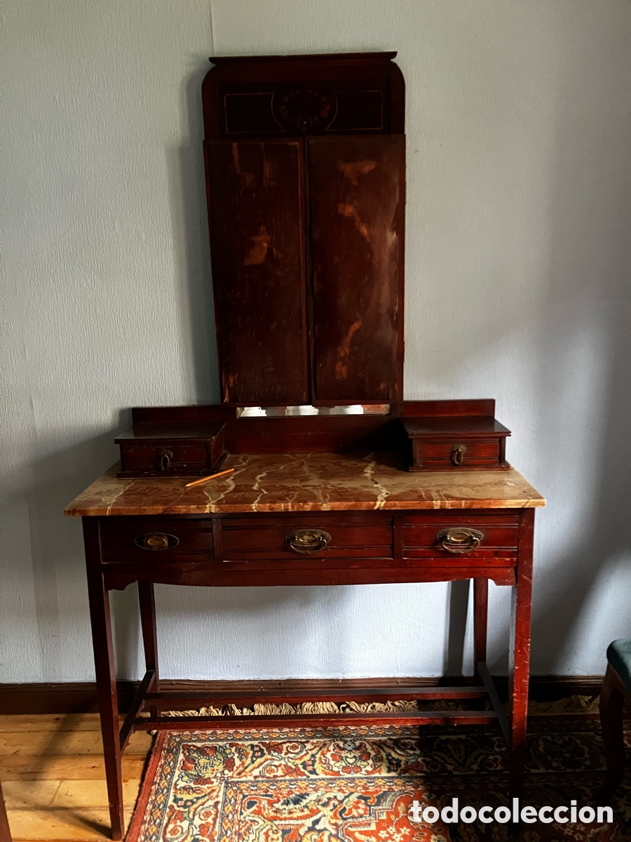Vintage: Tocador y mesitas de madera de &eacute;bano - Foto 1