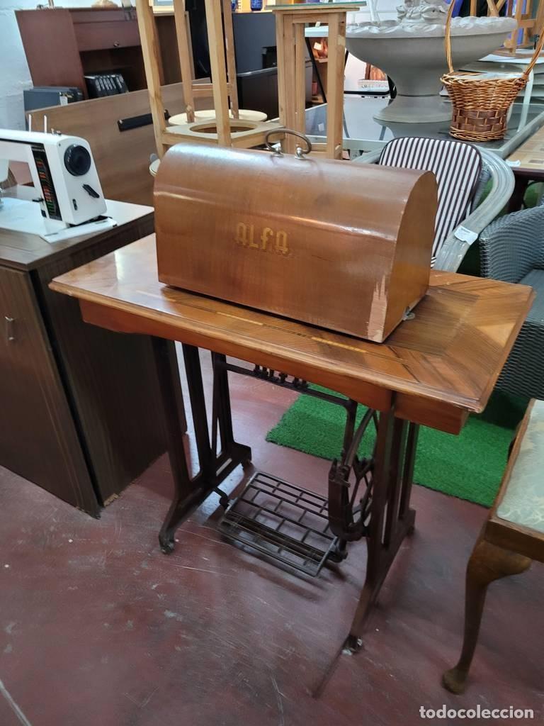 Vintage: MAQUINA DE COSER ALFA - Foto 2