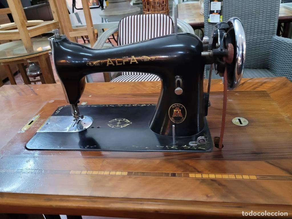 Vintage: MAQUINA DE COSER ALFA - Foto 4
