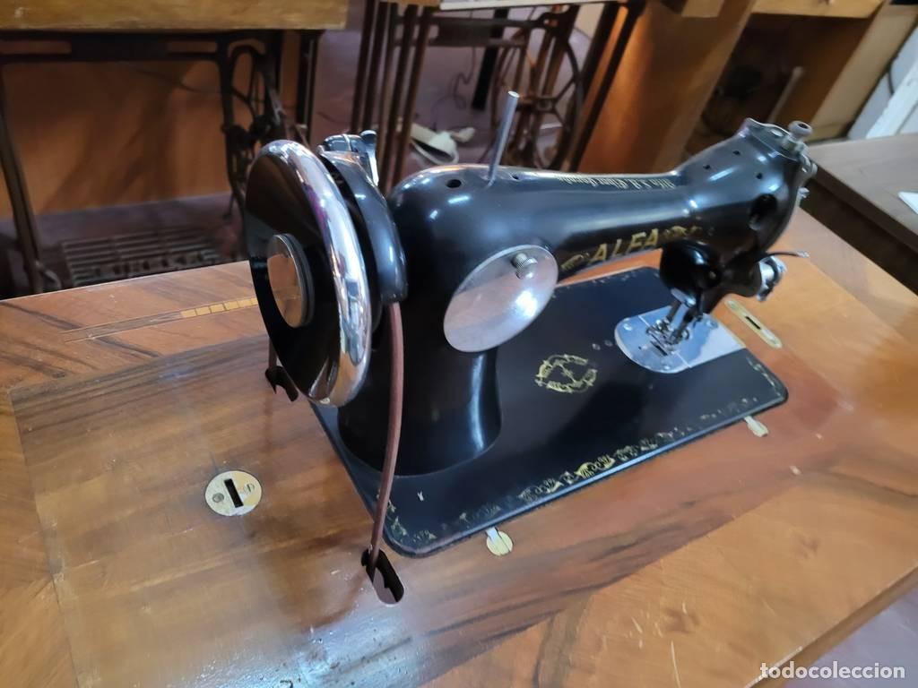 Vintage: MAQUINA DE COSER ALFA - Foto 5