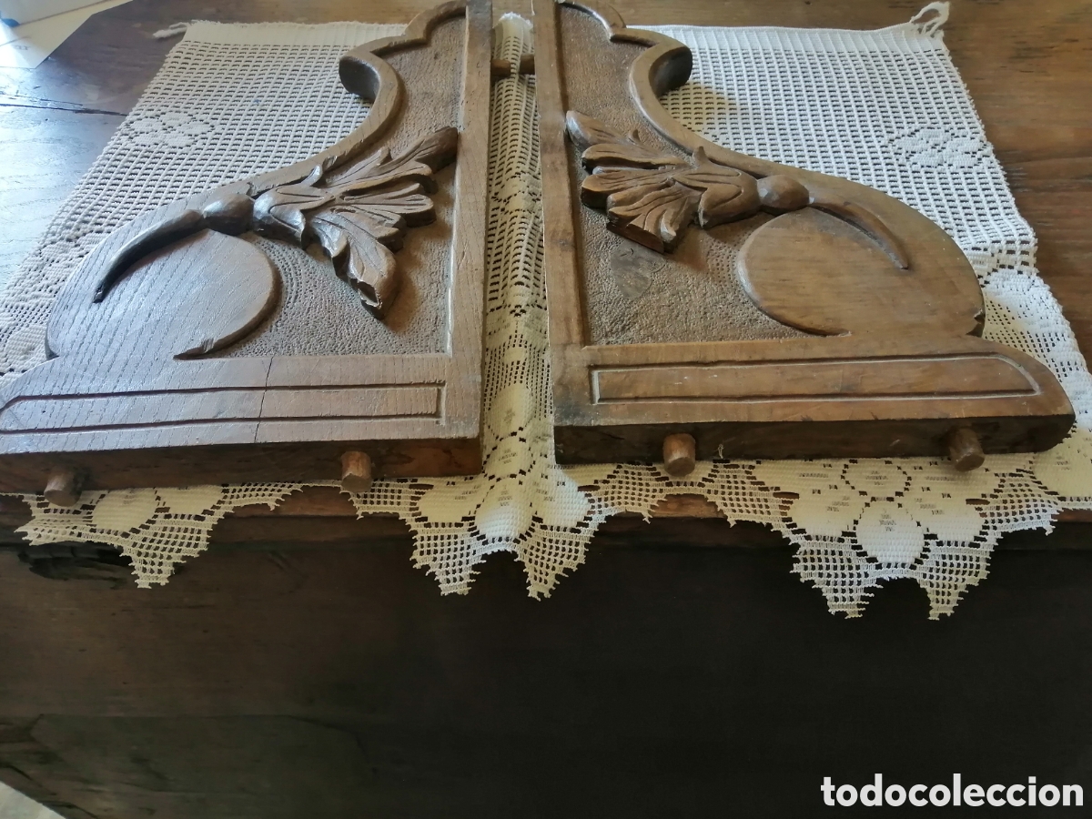 Vintage: PAREJA REMATES DE MUEBLE. MADERA DE CASTA&Ntilde;O - Foto 1