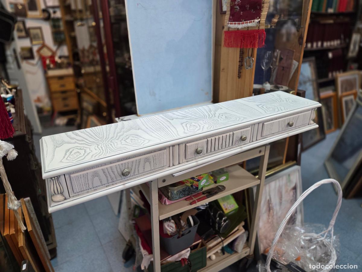 Vintage: estante de madera con 3 cajones