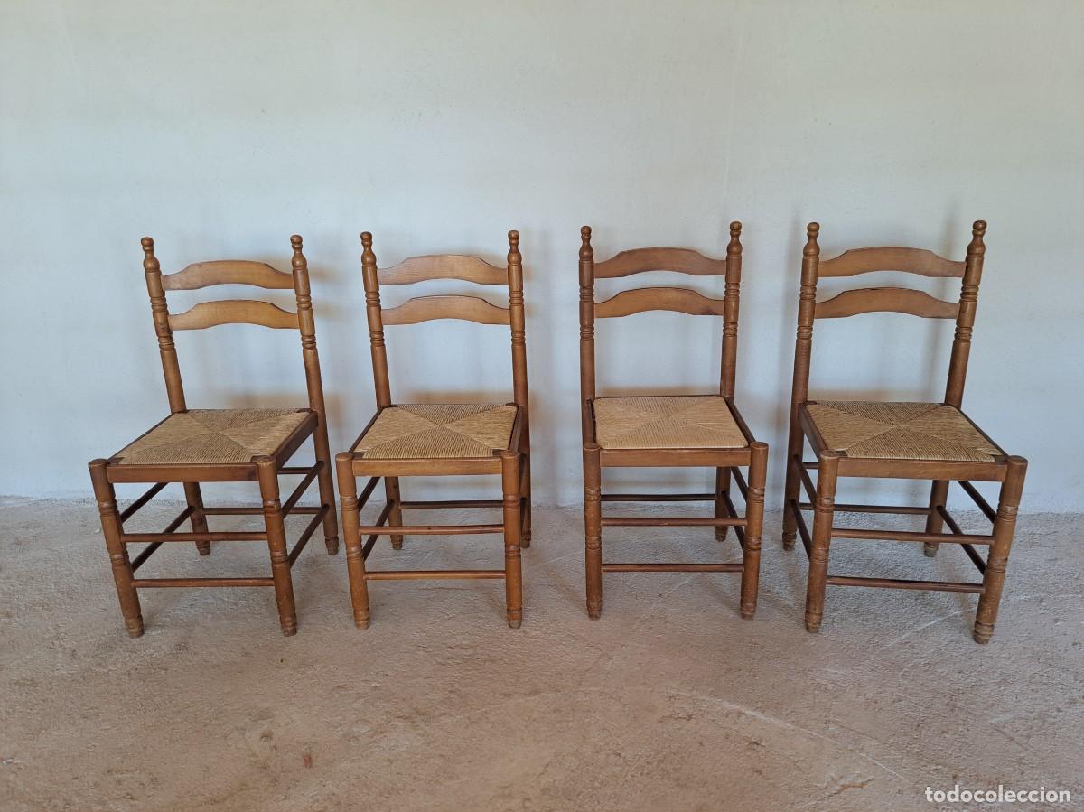 Vintage: Lote de 4 sillas de madera de pino y nea.