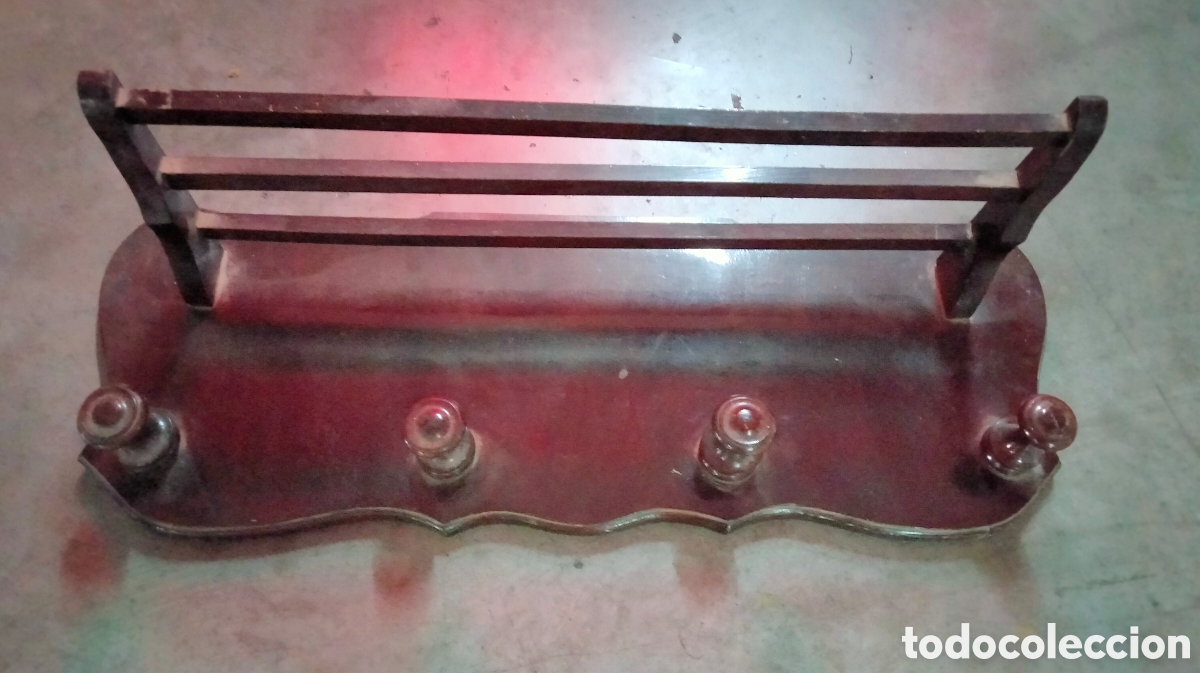 Vintage: Percha antigua de madera. Con perchas y balda superior para sombreros. Vintage