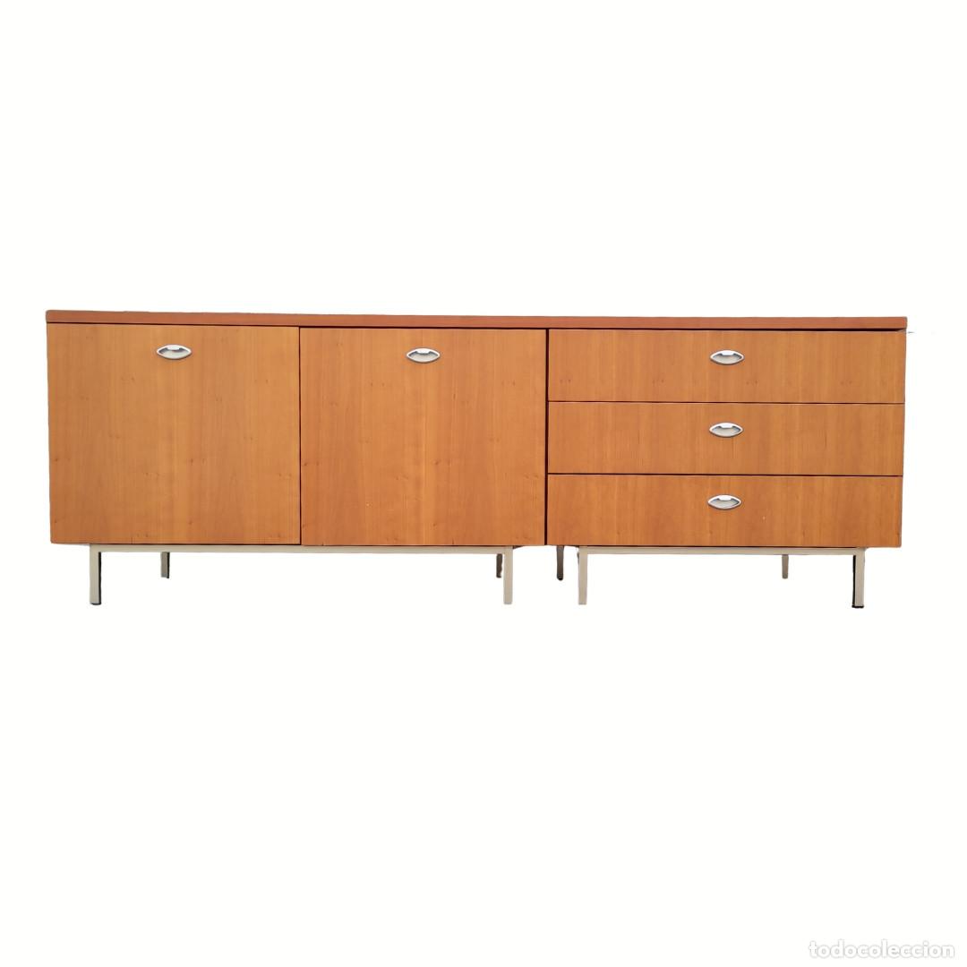 Vintage: Aparador / enfilada en madera de nogal y acero, siguiendo George Nelson, Mid-century, 70&rsquo;s