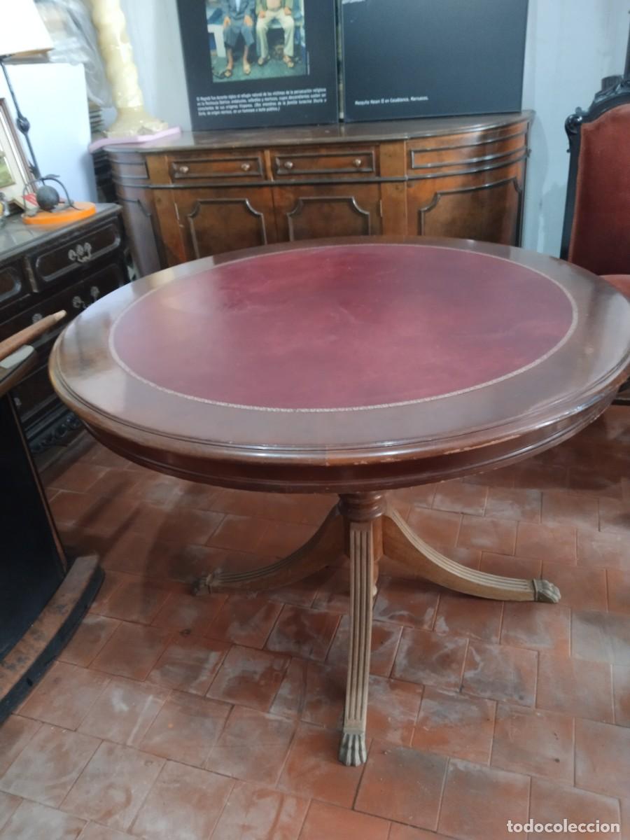 Vintage: MESA CIRCULAR MADERA Y PIEL GRANATE
