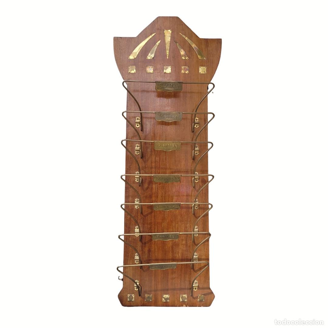 Vintage: Revistero de pared, madera y lat&oacute;n dorado, Art D&eacute;co, 20&rsquo;s &ndash; Alemania
