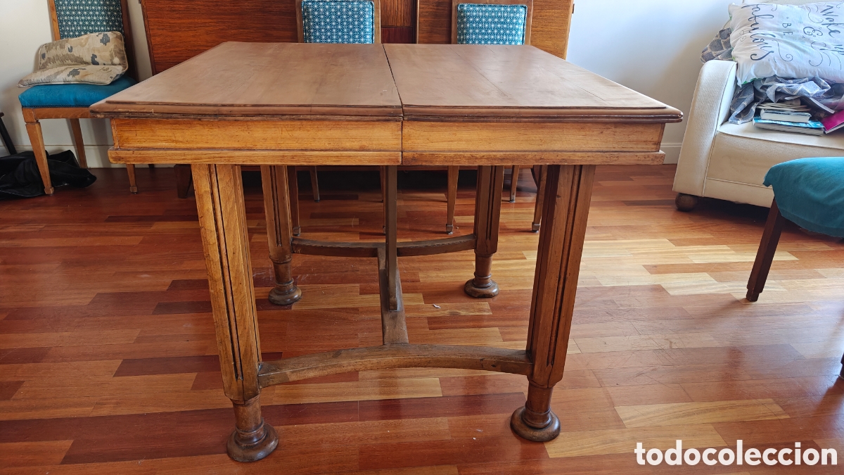 Vintage: Mesa modernista de madera