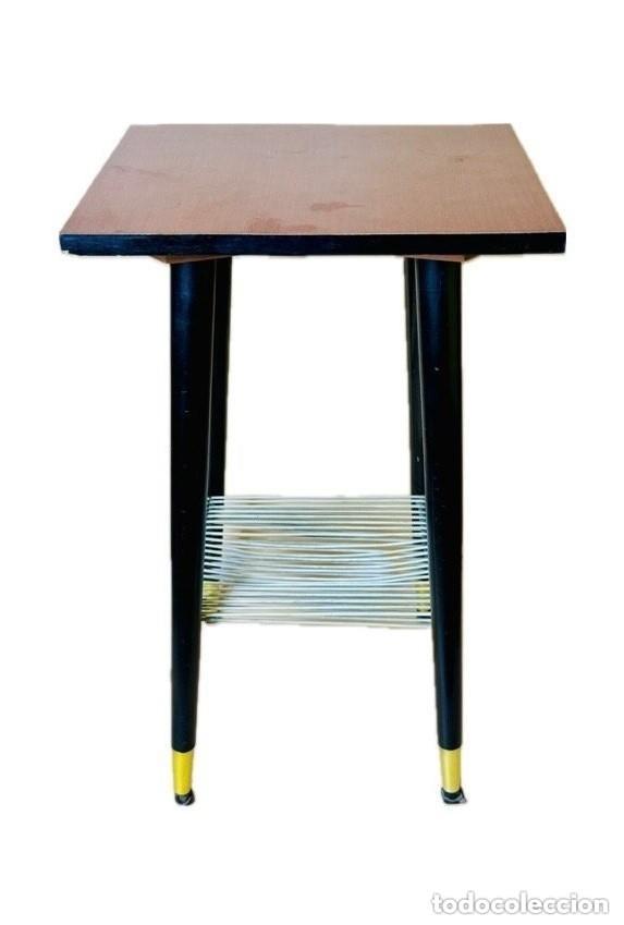 Vintage: MESA AUXILIAR ALTA - MADERA - VINTAGE - D&Eacute;CADA 1970