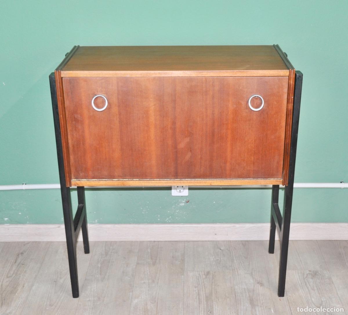 Vintage: Mueble bar tiradores cromados