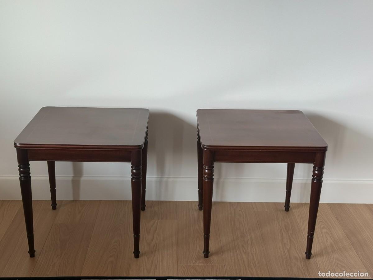 Vintage: Pareja de mesitas auxiliares de madera