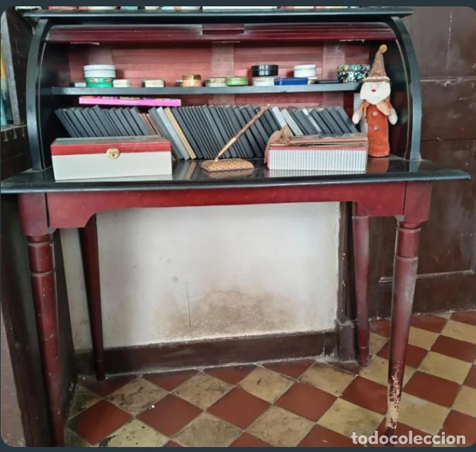 Vintage: Escritorio de madera y a&ntilde;os 80