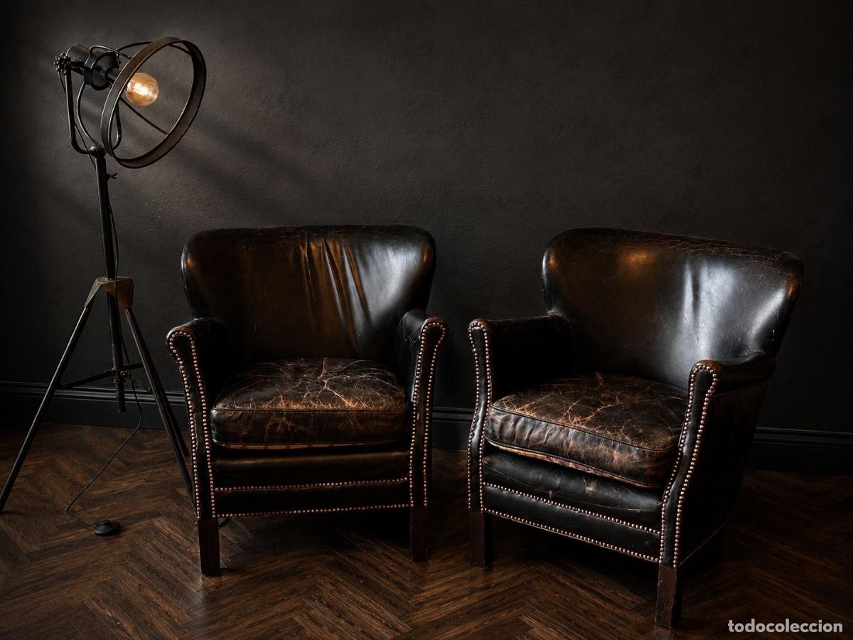 Vintage: Pareja de sillones club Timothy Oulton originales. Cuero negro envejecido. Placas originales.