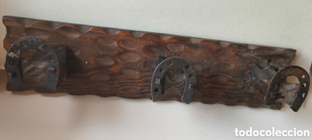 Vintage: Perchero de madera hecho con herraduras de caballo - Foto 3