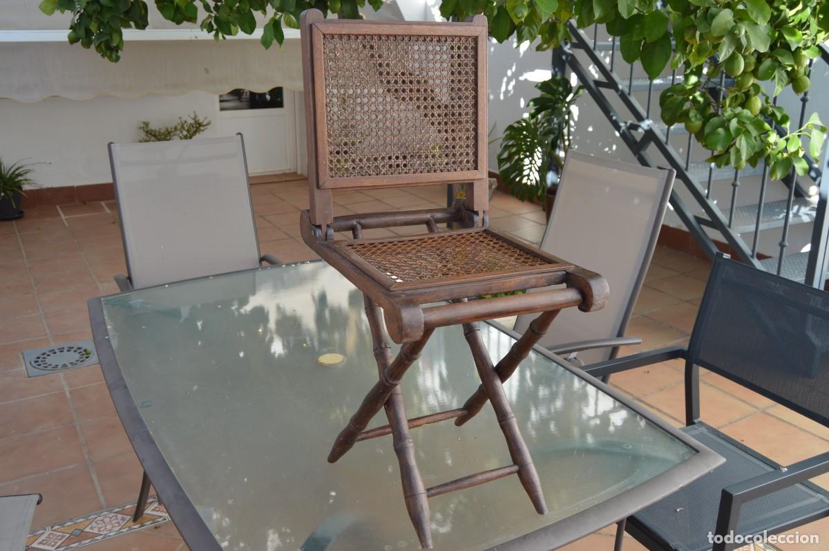 Vintage: Silla plegable, ideal para coleccionismo o decoraci&oacute;n, bien conservada y rejilla original.