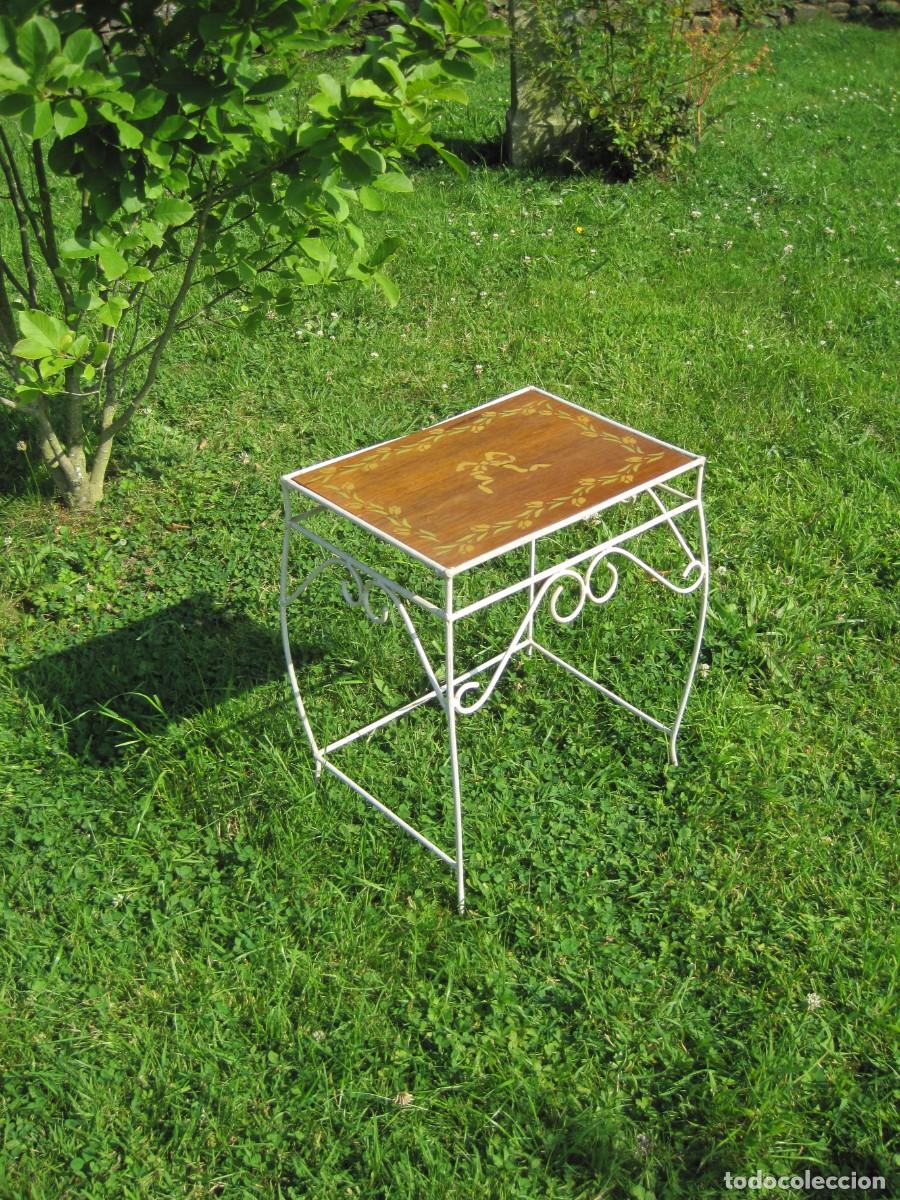 Vintage: PRECIOSA MESITA AUXILIAR DE HIERRO Y MADERA - MESITA - PINTADA A MANO