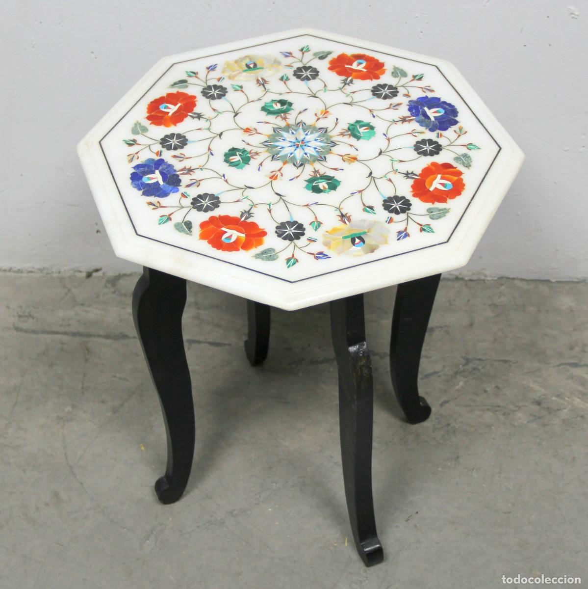 Vintage: Mesa auxiliar con piedras duras.