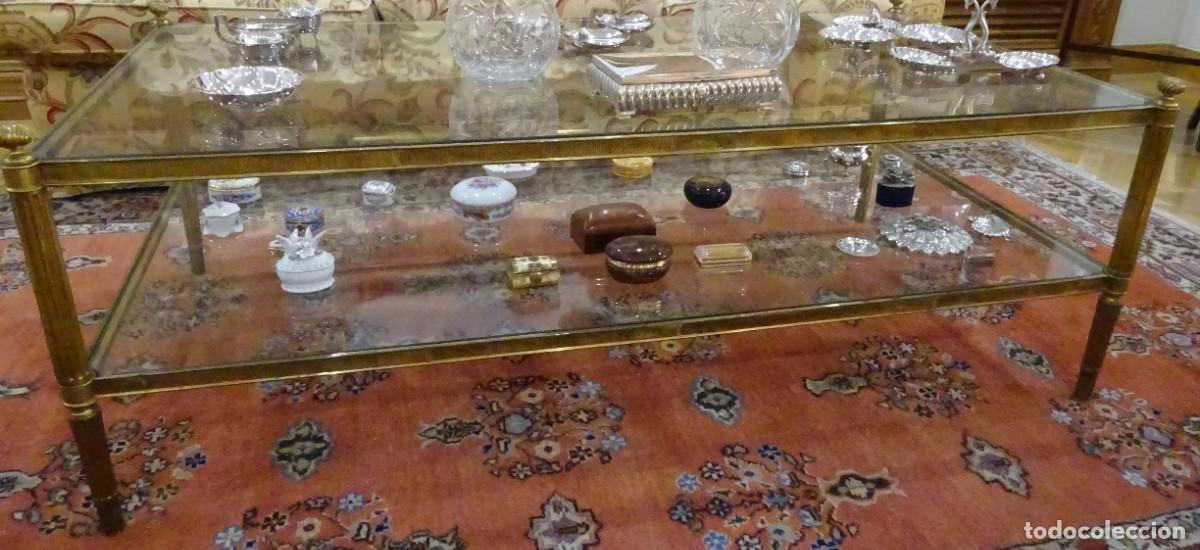Vintage: MESITA MESA BAJA DE CRISTAL CON BORDES Y PATAS MET&Aacute;LICAS,BUEN ESTADO,A&Ntilde;OS 70,S&Oacute;LO RECOGIDA EN MADRID