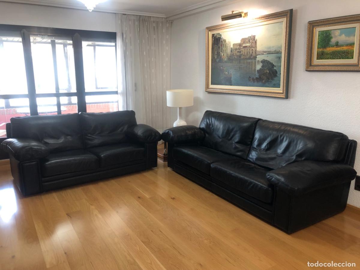 Vintage: Conjunto de sof&aacute;s Roche Bobois &ldquo;Ascot&rdquo; ( 3 plazas+ 2 plazas)-Cuero Negro Vintage (1995)