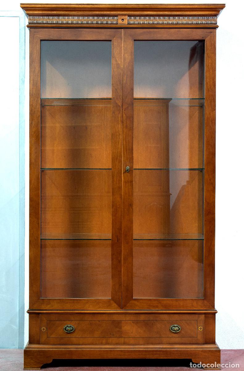 Vintage: Gran vitrina de cerezo con puertas acristaladas