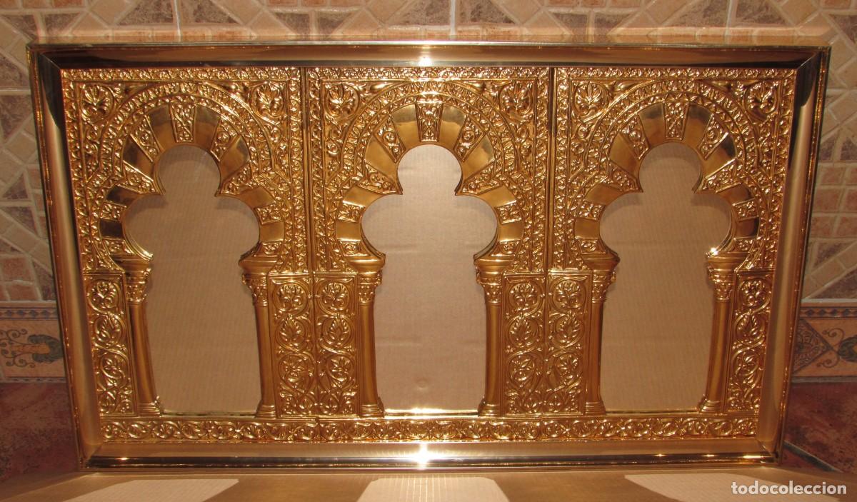Vintage: Espejo gran tama&ntilde;o dorado estilo neo&aacute;rabe inspiraci&oacute;n andalus&iacute; y neomud&eacute;jar arcos herradura a&ntilde;os 90