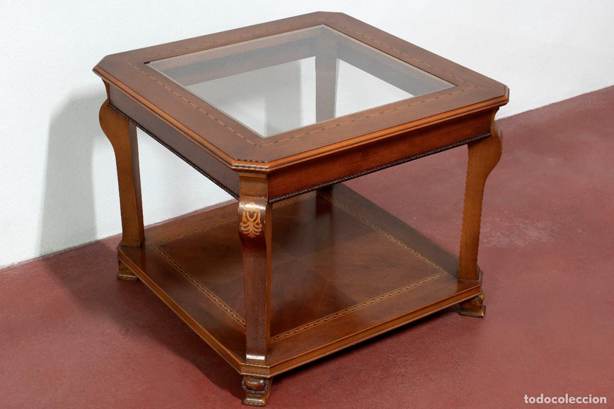 Vintage: Mesa auxiliar de cerezo y cristal encastrado