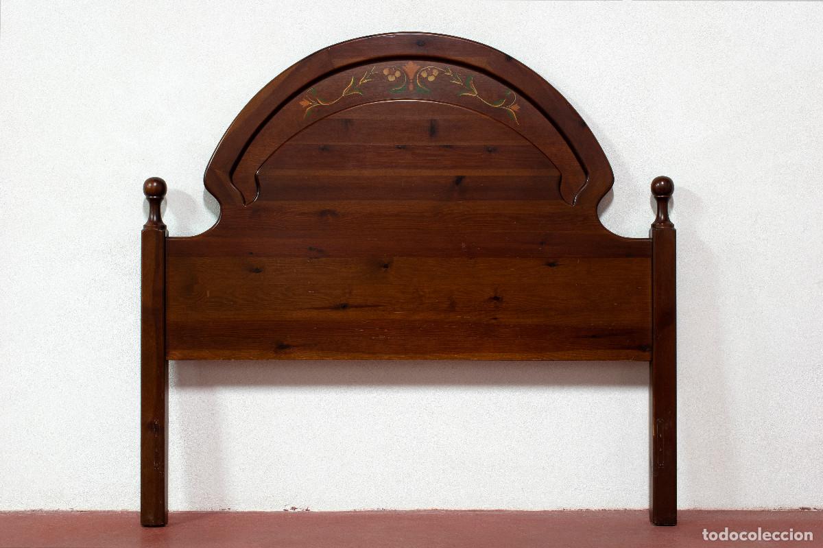 Vintage: Cabecero de cama con decoraci&oacute;n policromada