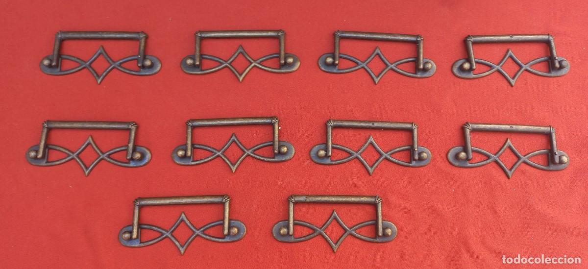 Vintage: 10 tiradores de metal vintage para muebles