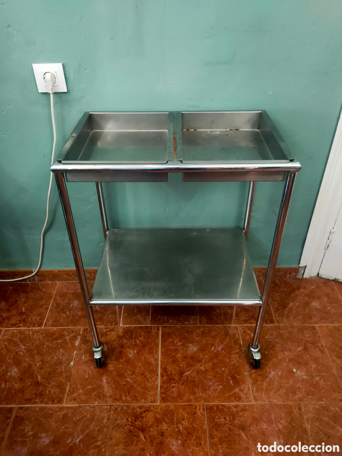 Vintage: MESA AUXILIAR DE QUIR&Oacute;FANO