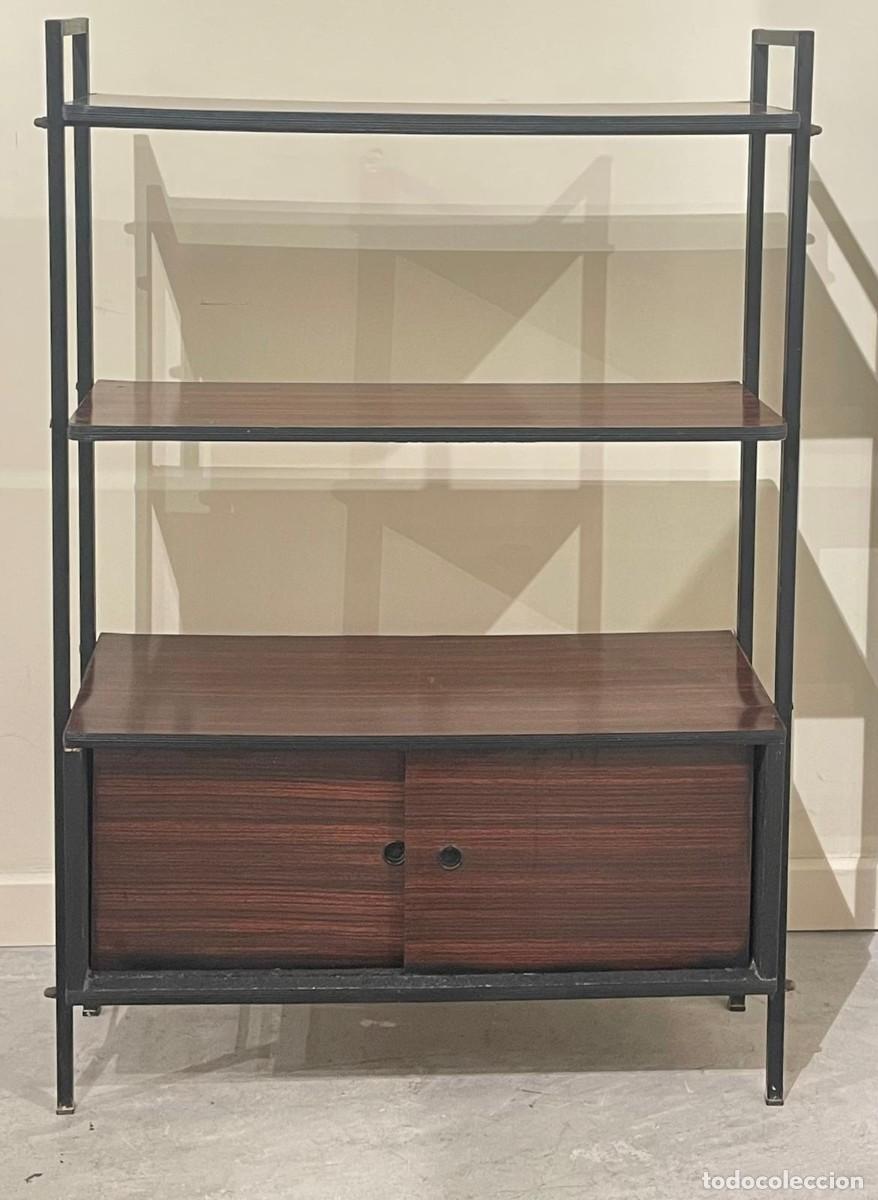 Vintage: Estanter&iacute;a italiana Mid-century en madera y metal con compartimento inferior, mediados del XX