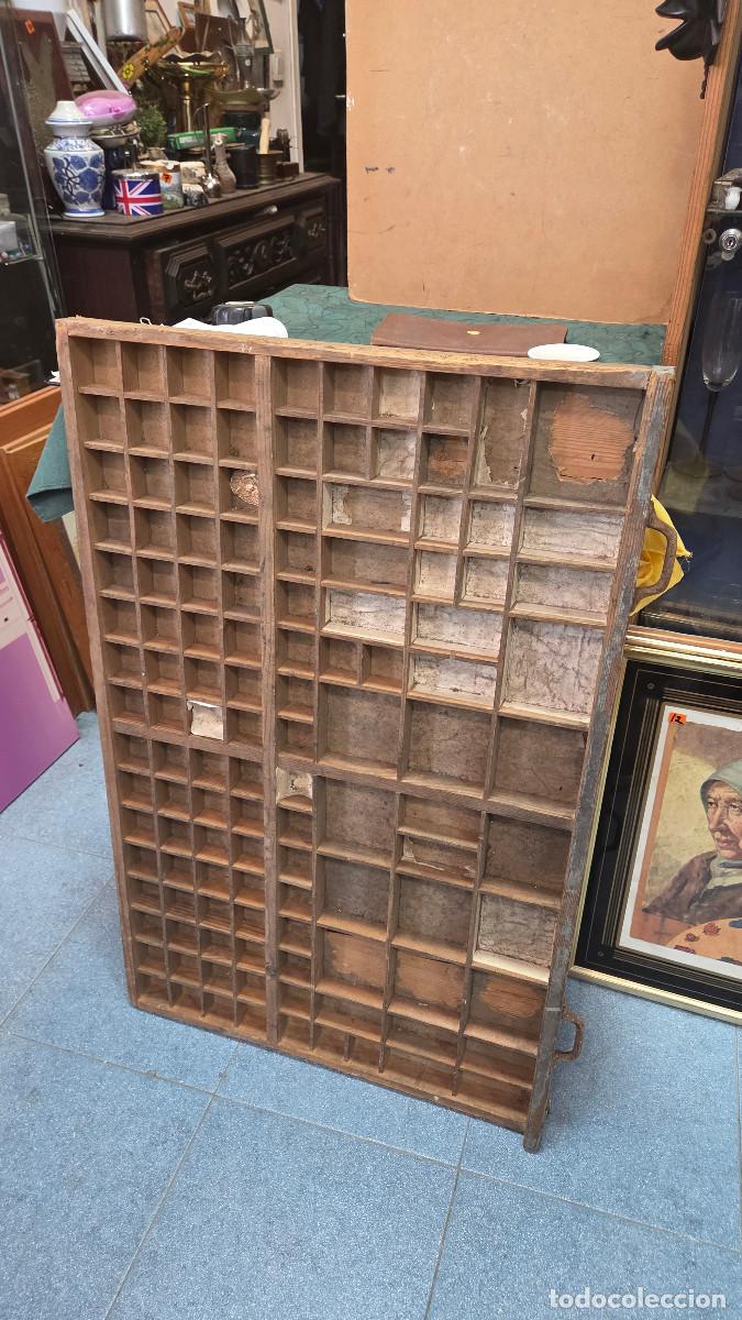 Vintage: estanteria de madera para colecciones