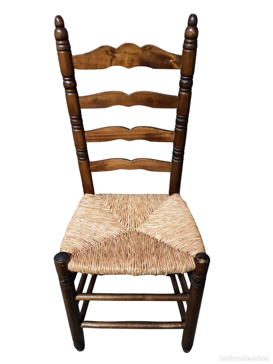 Vintage: Silla r&uacute;stica de madera y asiento de enea. Estilo castellano. 10 unidades disponibles