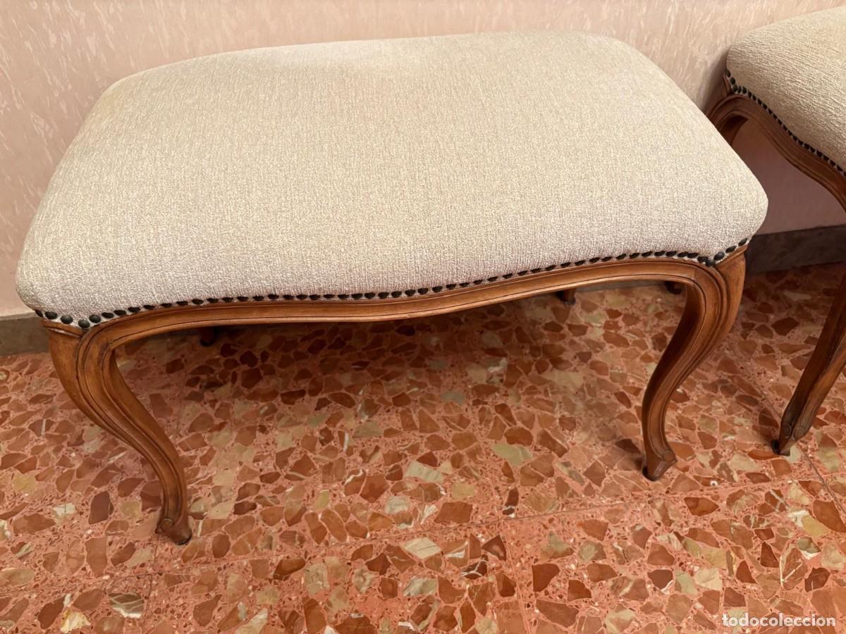Vintage: Pareja de banquetas tapizadas de madera, pie de cama, estilo cl&aacute;sico, excelente estado
