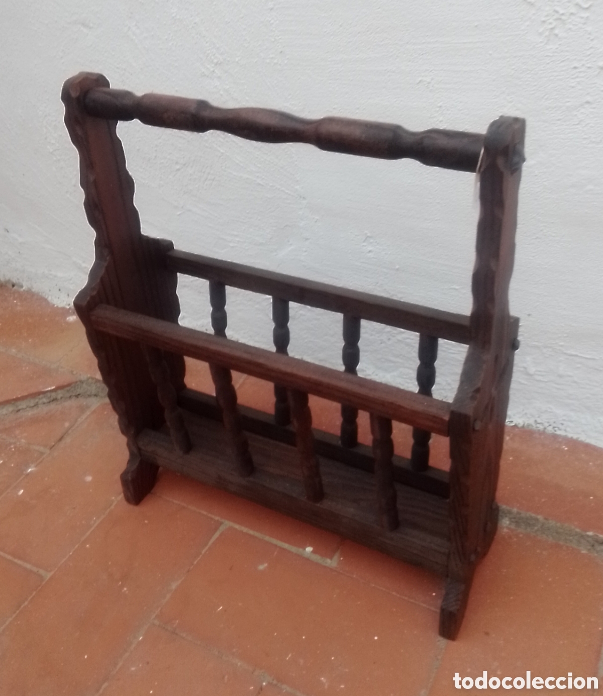Vintage: Revistero de madera maciza