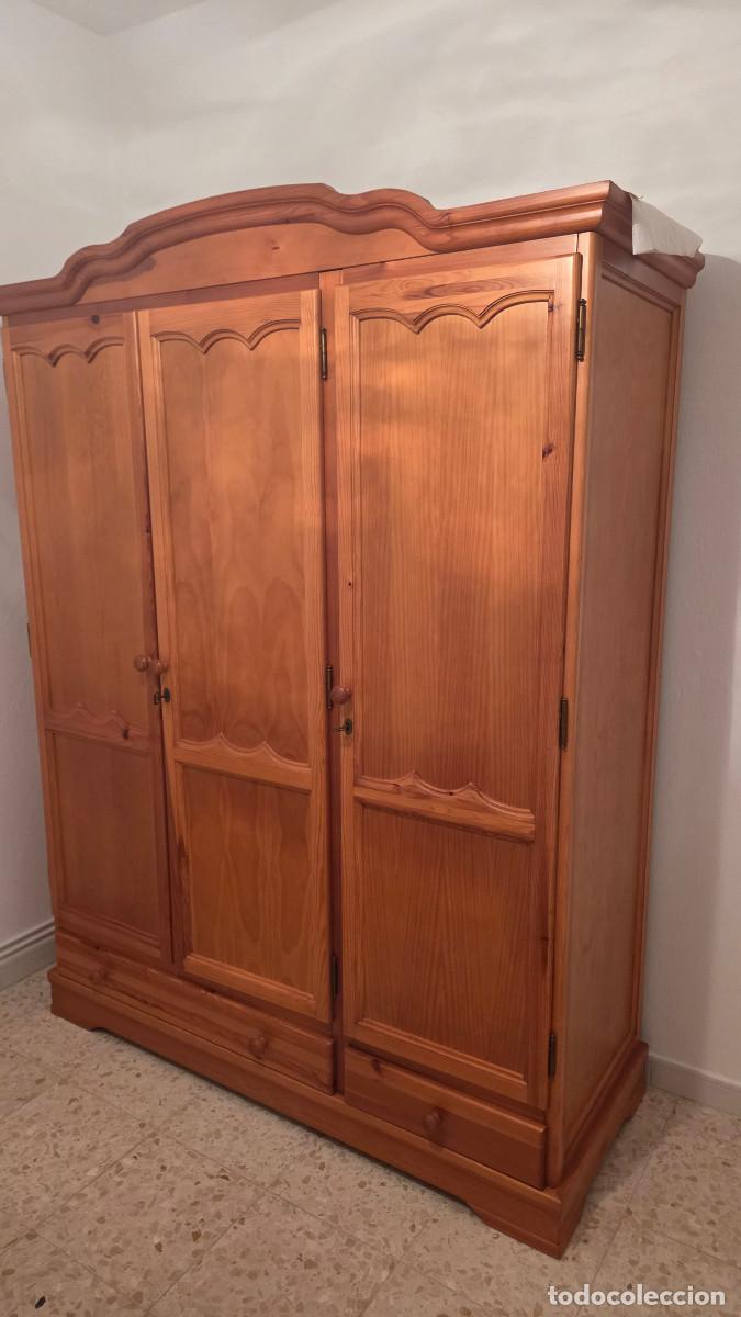 Vintage: armario de madera de 3 puertas