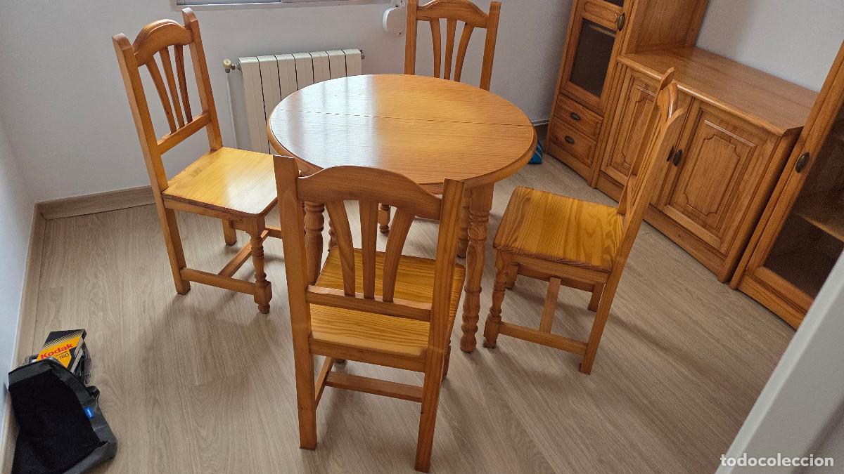 Vintage: mesa y 4 sillas de madera
