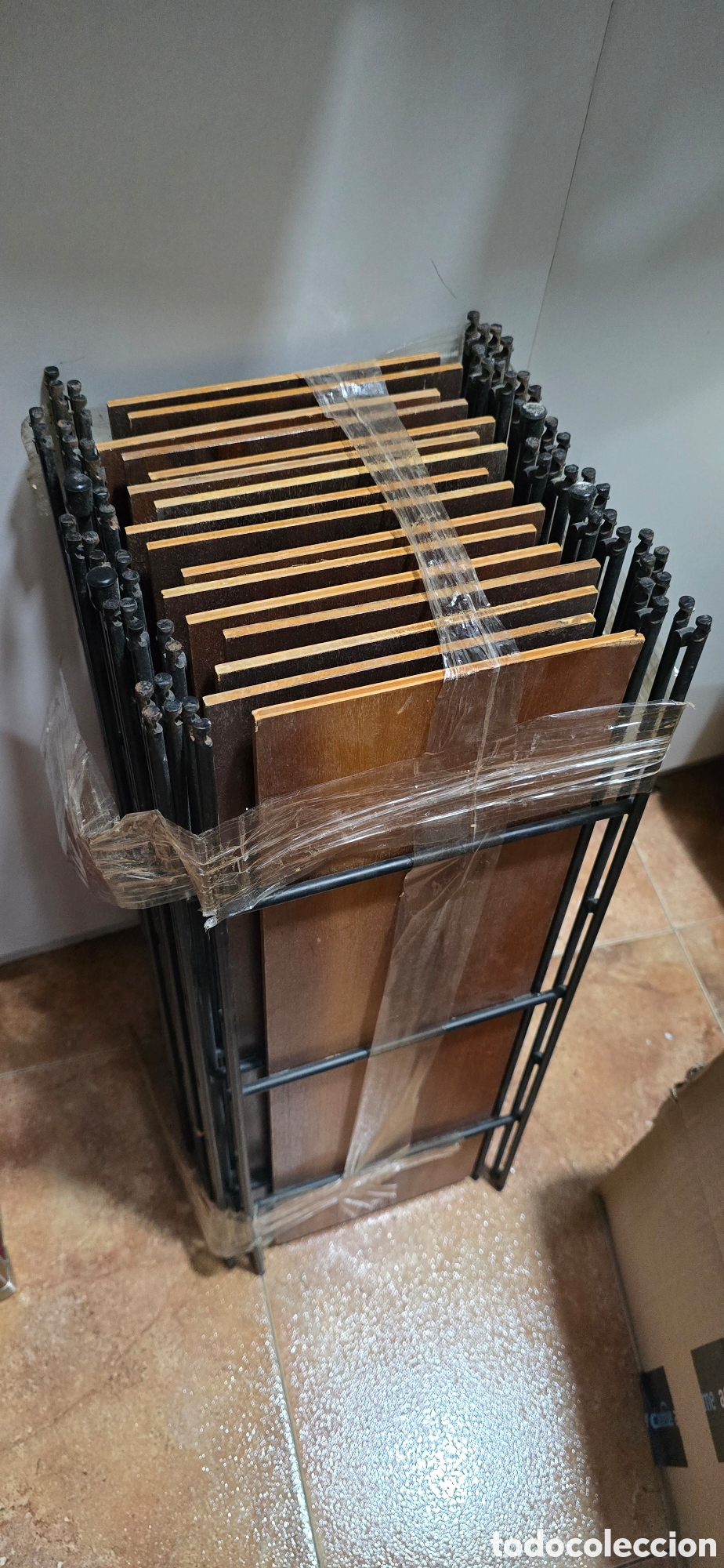 Vintage: ESTANTERIA DESMONTABLE MULTISTRUX O SIMILAR. TODAS LLEVAN MADERA 16 UNIDADES