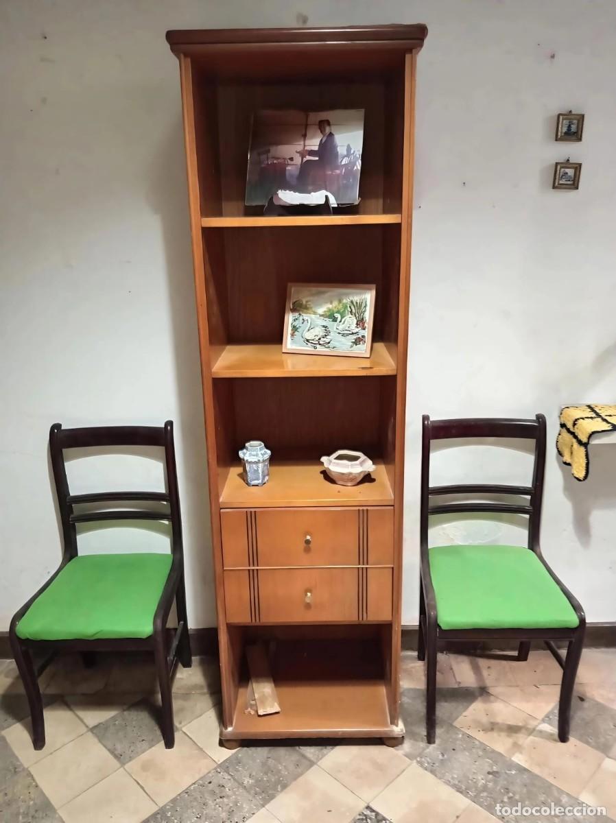 Vintage: Estanter&iacute;a de madera y 2 sillas