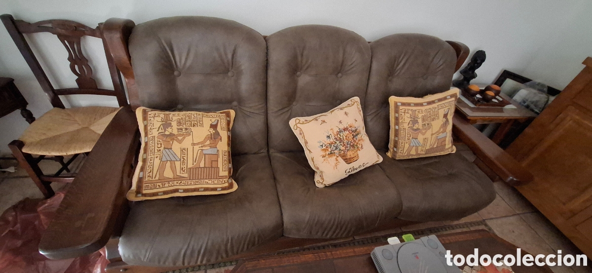 Vintage: Sofa de 3 plazas y sillones y mesa